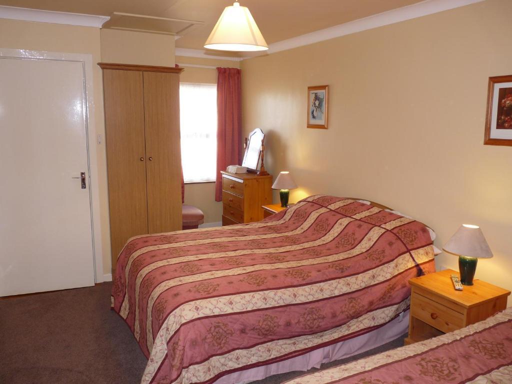 The Mill Bar Bed & Breakfast Атлоун Стая снимка