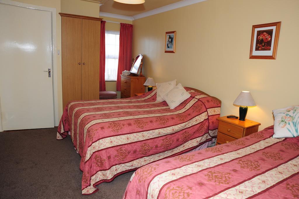 The Mill Bar Bed & Breakfast Атлоун Екстериор снимка
