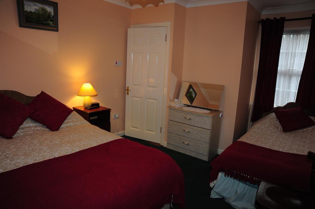 The Mill Bar Bed & Breakfast Атлоун Екстериор снимка